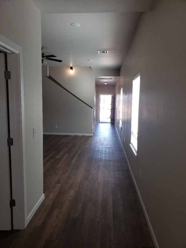 Building Photo - $500 OFF 1ST MONTH RENT