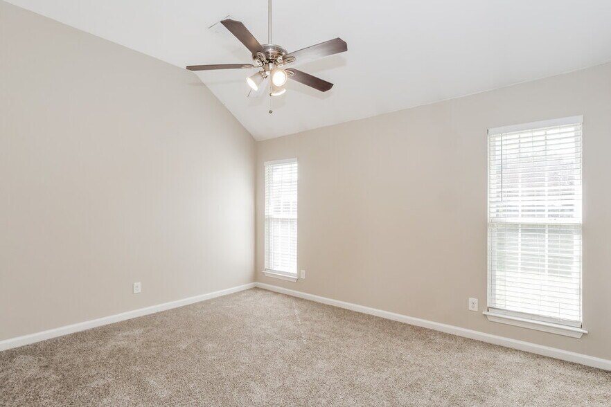 Building Photo - 6667 Kentbrook Dr