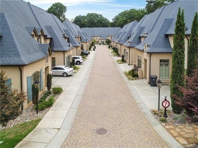Building Photo - 8819 Provence Village Lane