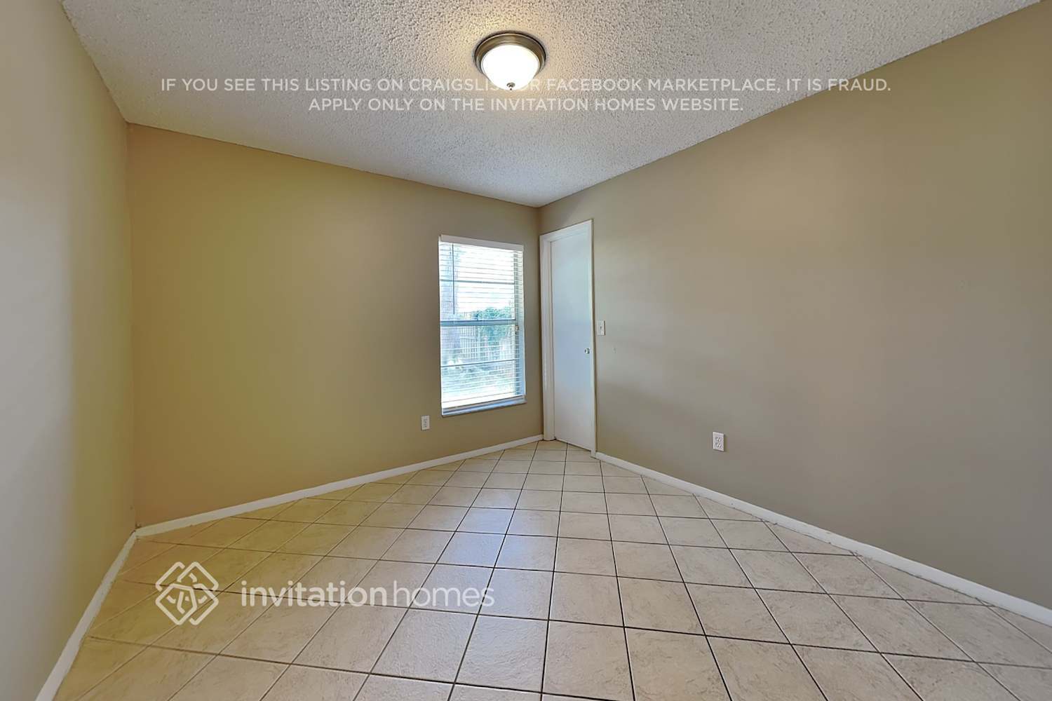 Building Photo - 1410 High Knoll Dr