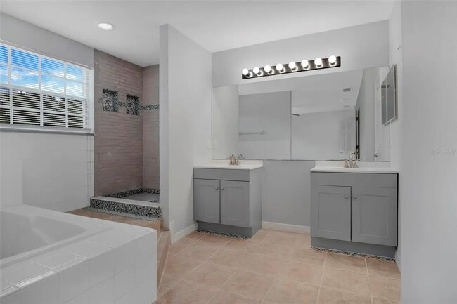 Building Photo - 603 Coconut Palm Way