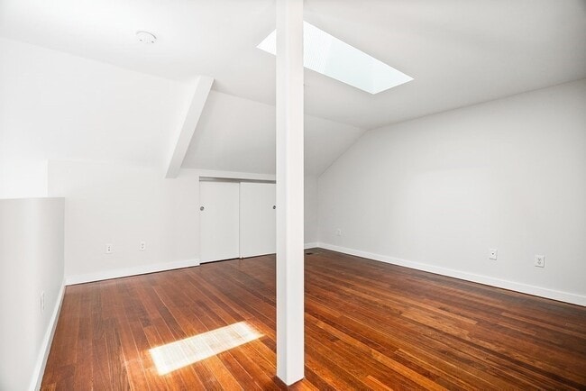 Building Photo - 51 Bow St