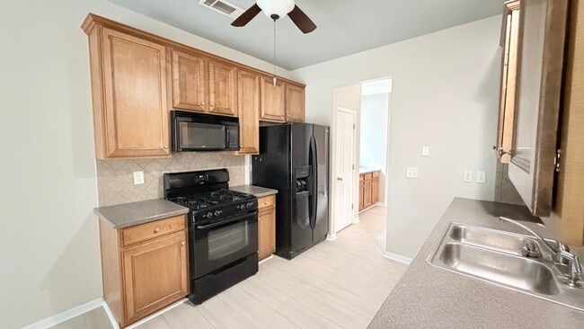 Building Photo - 765 Rockbass Rd