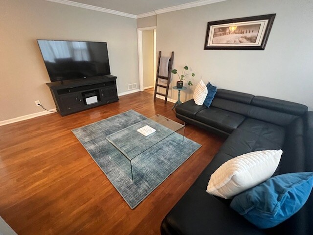 Building Photo - 2037 Jordan Terrace NE