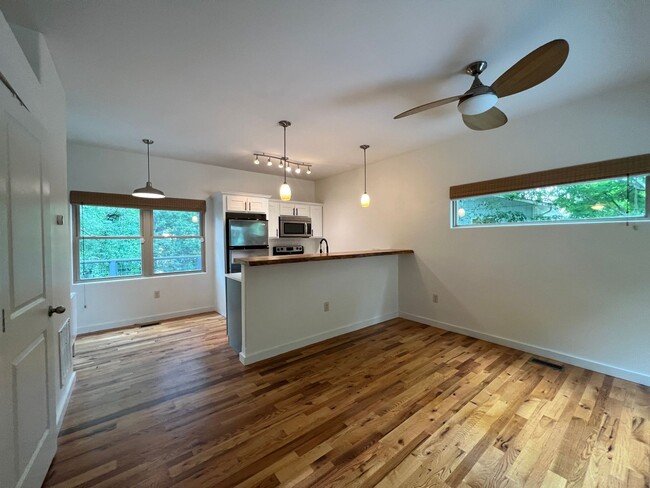 Building Photo - West AVL Home!