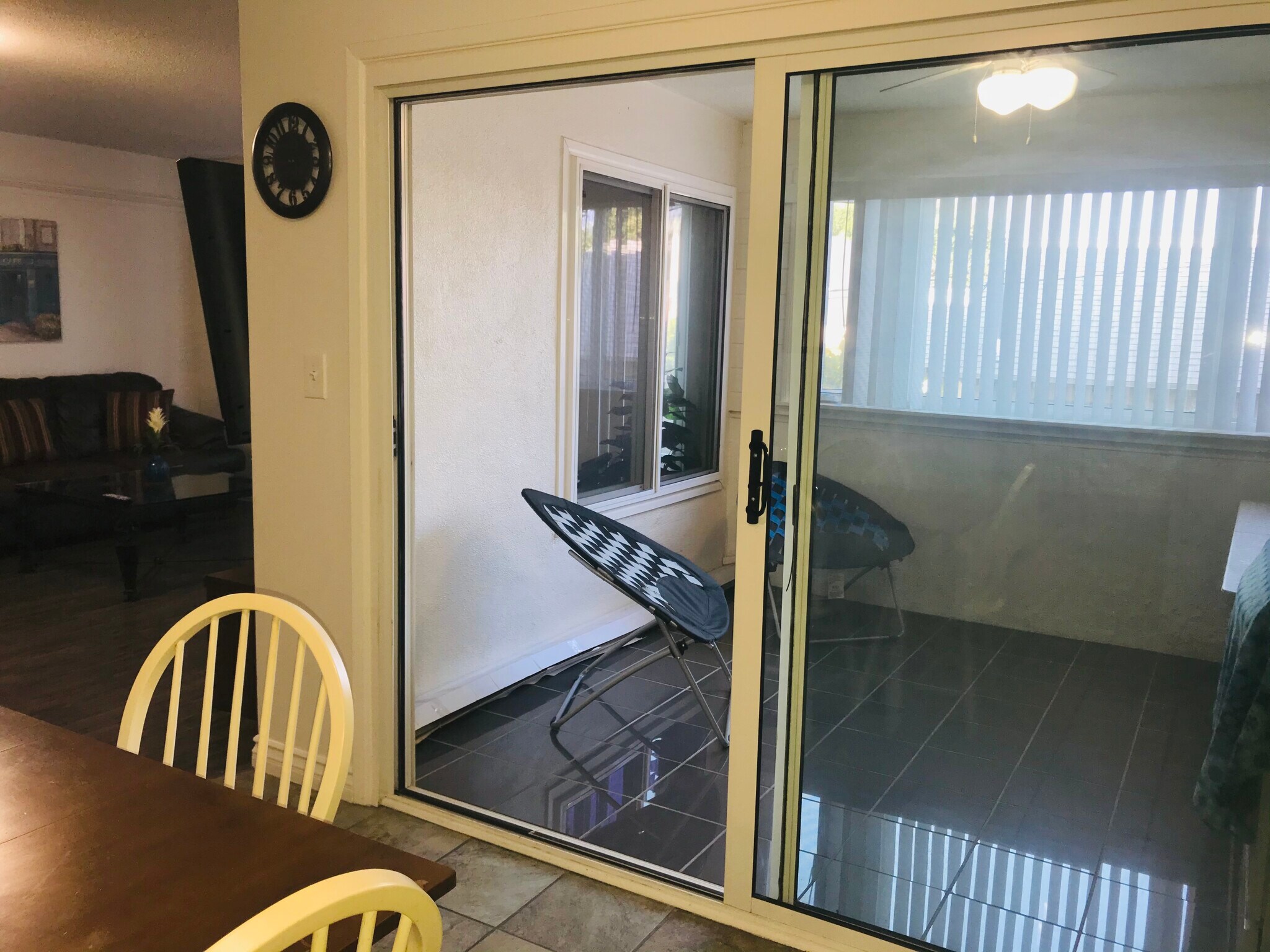 Enclosed patio-bonus room - 324 E Spruce Ave