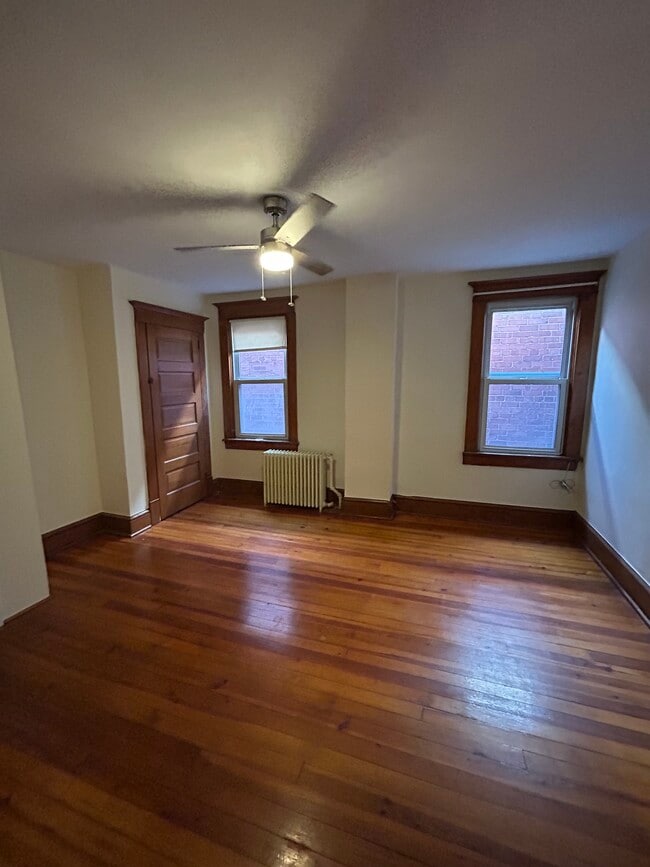 Building Photo - 33 Weber St