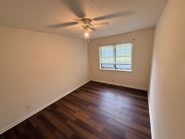 Building Photo - 5805 Hunting Ridge Ln