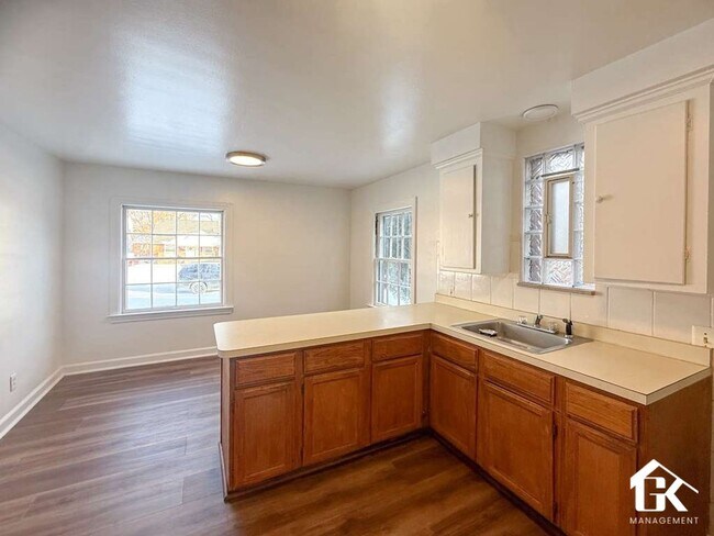 Building Photo - 13581 Penrod St