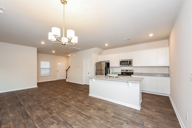 Building Photo - 304 High Grv Wy