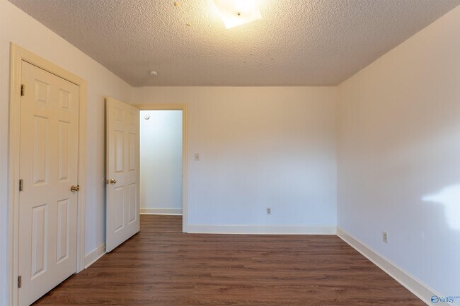 Building Photo - 106 Cranberry Way