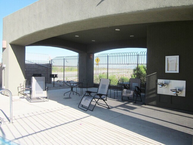 Building Photo - 10414 S Painted Mare Dr