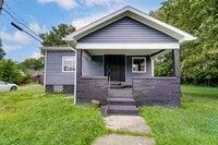 Building Photo - Two Bedroom, Two Bath in Dayton!