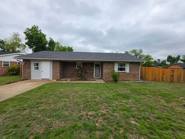 Building Photo - Cute 4 bedroom home in Shawnee