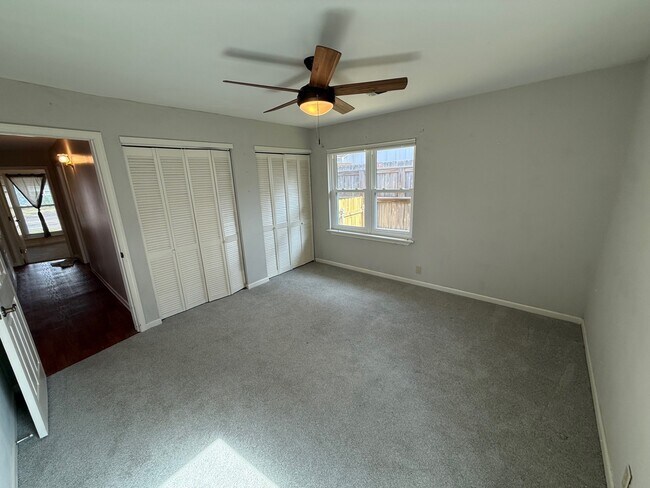 Building Photo - 7 Maple Ln