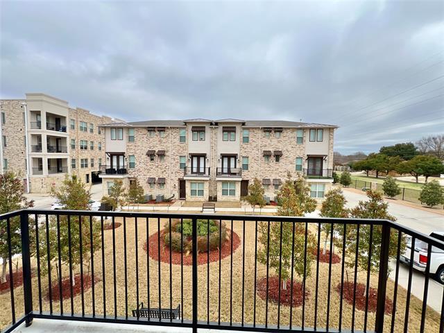 Building Photo - 714 N Plano Rd