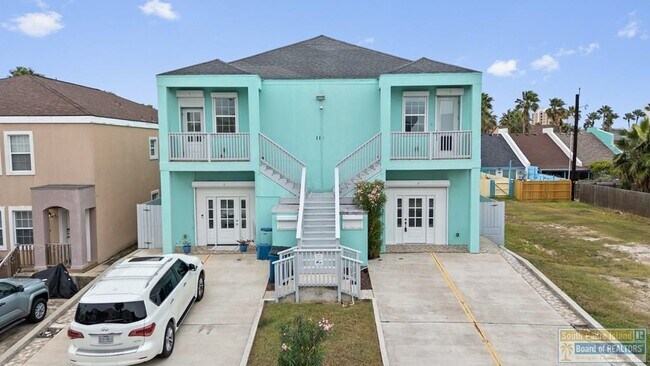 Building Photo - 110 E Retama St