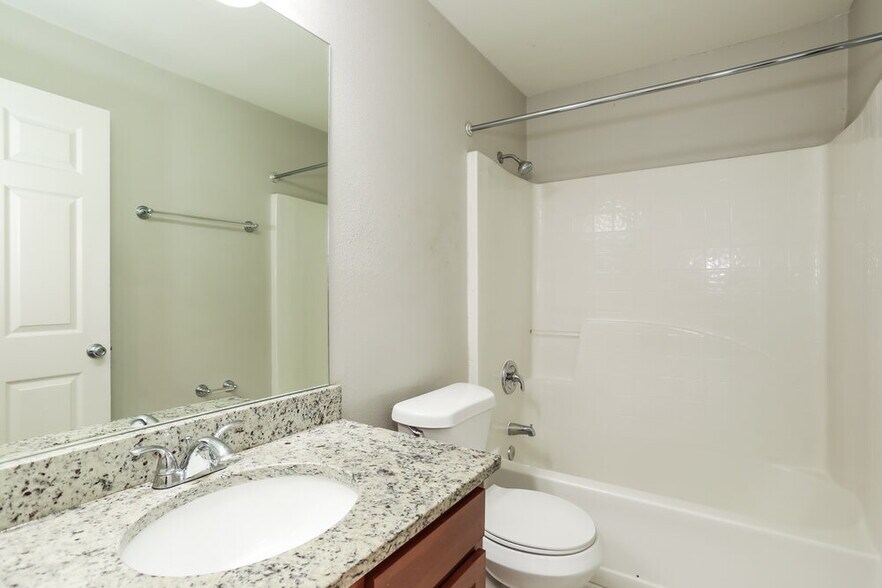 Building Photo - 7390 Overland Park Blvd