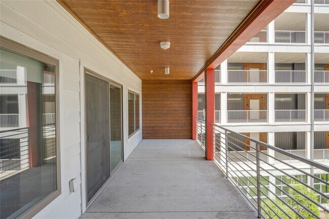 Building Photo - 4361 S Congress Ave