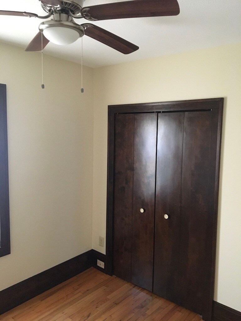 Building Photo - 1745 W 31st Pl