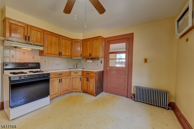 Building Photo - 120 Newark Pompton Turnpike