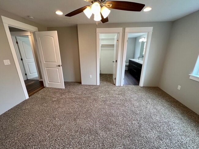 Building Photo - 2827 Orrin Dr