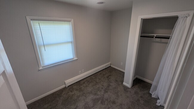 Building Photo - 2221 Millwood Dr