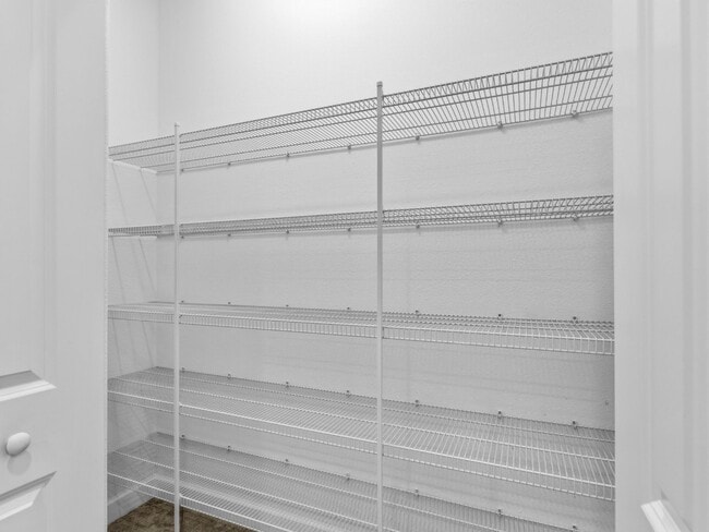 Building Photo - Stunning 3 BR + LOFT/2.5 BA /2-Car Garage townhome in the highly desirable GATED community of Hid...