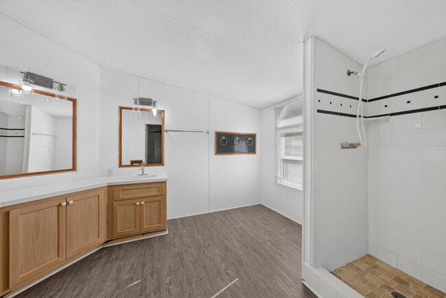 Building Photo - 322 Cedar Creek Rd