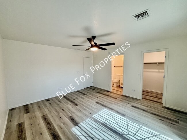Building Photo - 5369 S Waterloo Ln