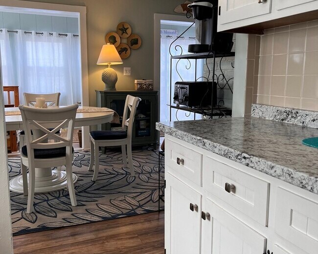 Building Photo - 11 Wallace Point Rd