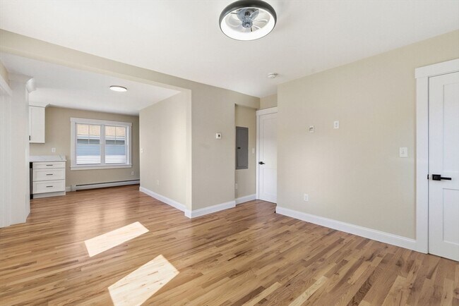 Building Photo - 20 Beacon St