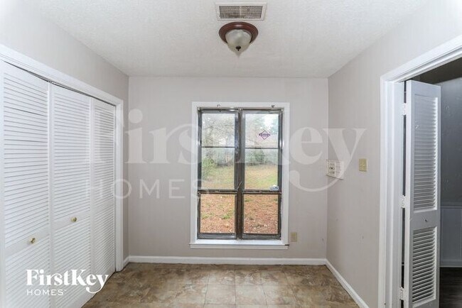 Building Photo - 4130 Silverleaf Rd