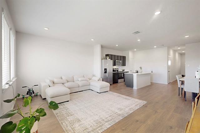 Building Photo - 6113 Holly Spg Rd