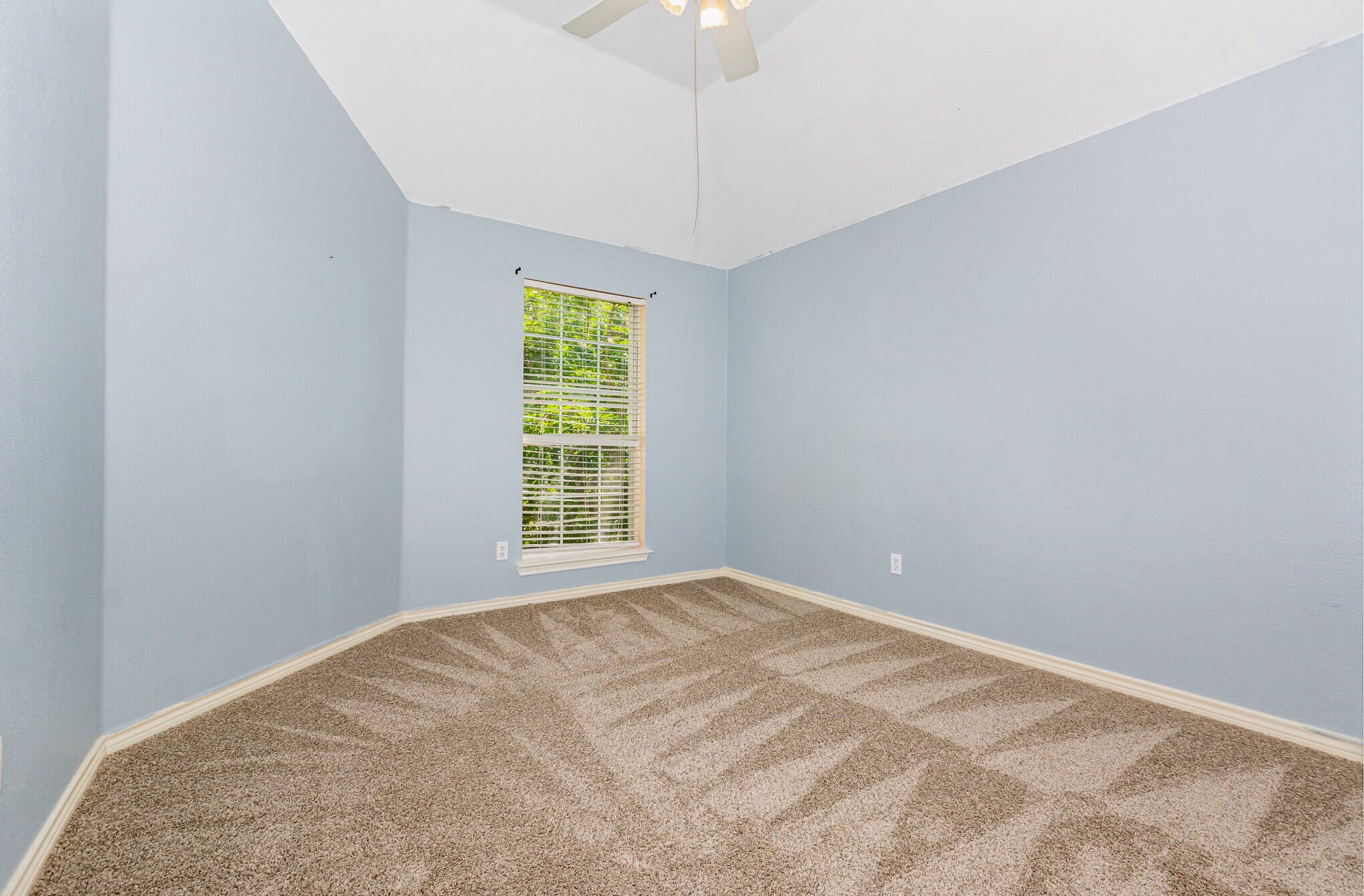 Building Photo - 1144 Taylor Ln