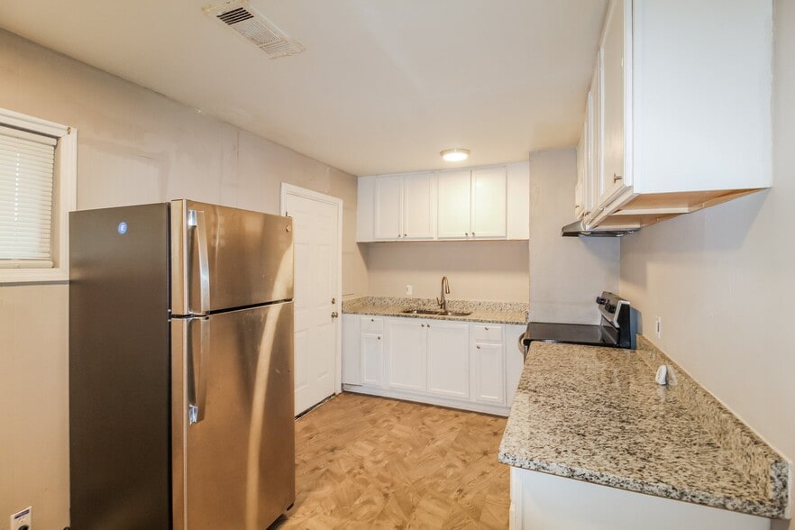 Building Photo - 2423 Adger Rd