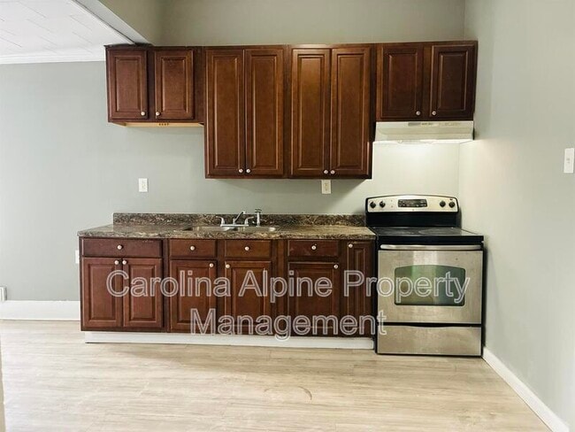 Building Photo - 910 Walnut St