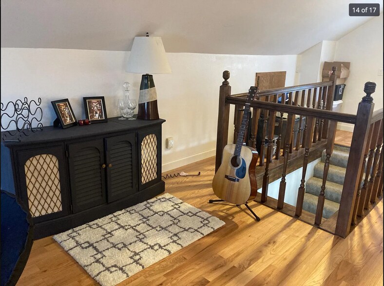 Loft - 1225 8th Ave NW