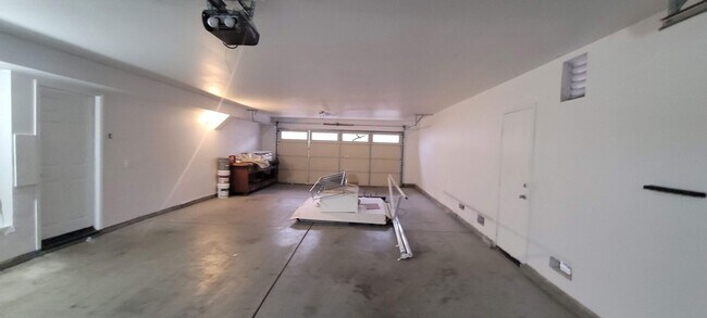 Building Photo - 1262 Garrett Way