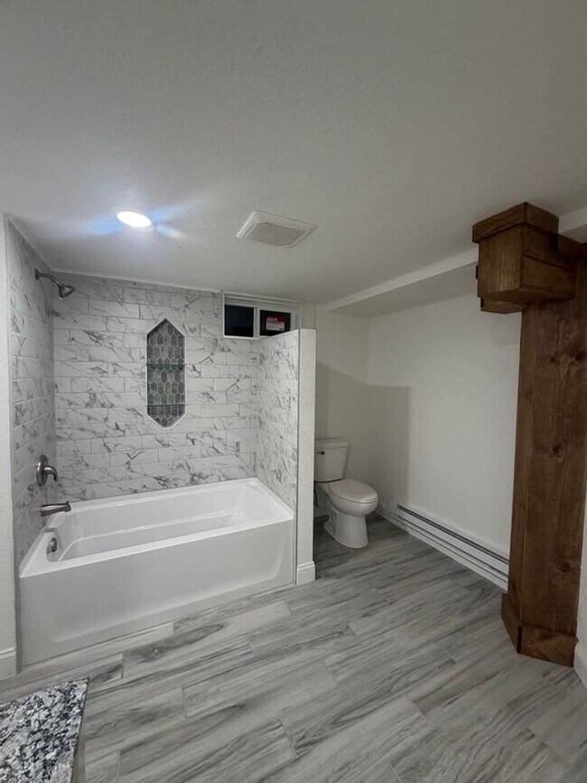 Building Photo - ?Beautifully Remodeled Modern Smart Home for Rent! ?