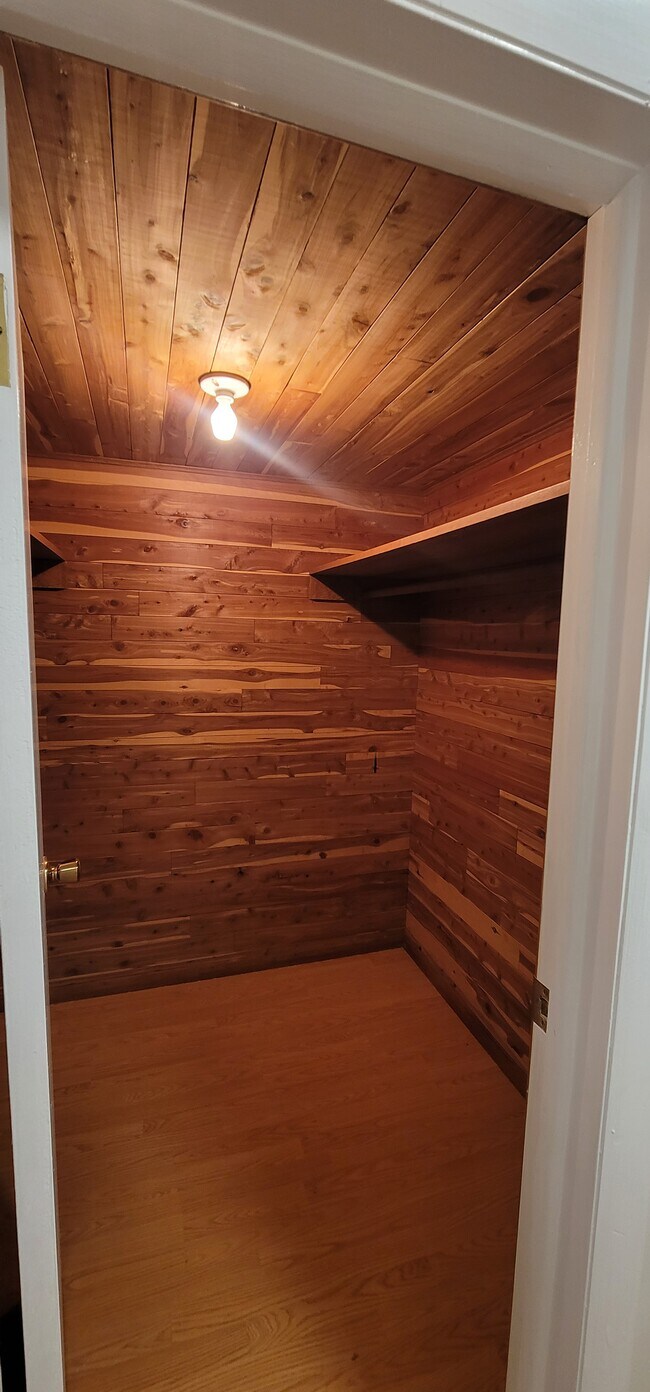 Building Photo - 12812 Bluet Ln
