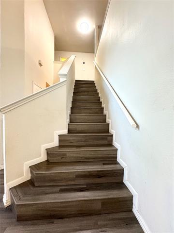 Building Photo - 811 Fairlawn St
