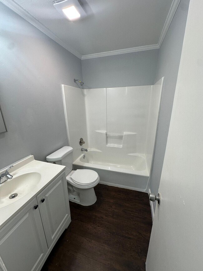 Building Photo - 539 NW 8th Ave