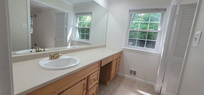 Building Photo - 12812 Bluet Ln