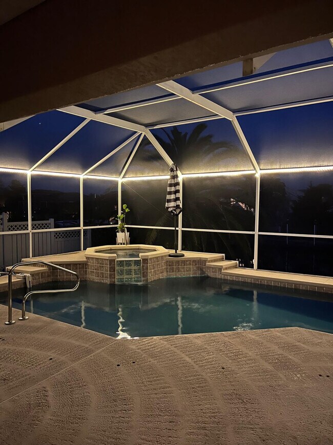 Building Photo - 6 Clinton Ct N