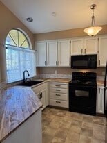 Building Photo - 206 Devonwood