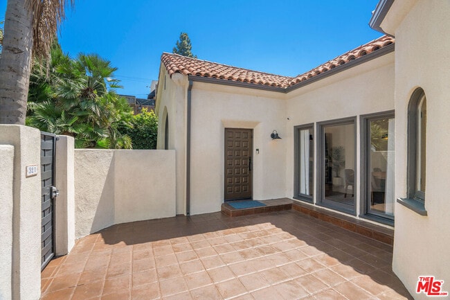 Building Photo - 321 Laurel Ave