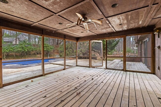 Building Photo - 11704 Woodland Dr