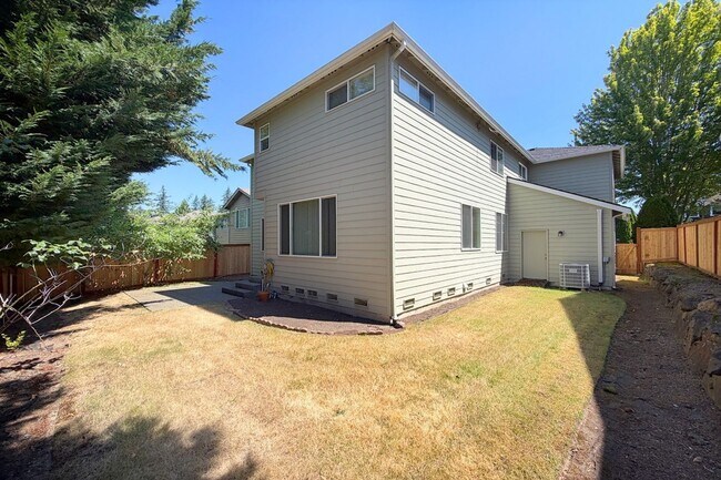 Building Photo - 5Bd/2.75Ba Sammamish Home