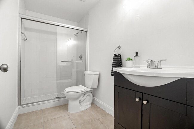 Building Photo - 7690 Courtyard Run W